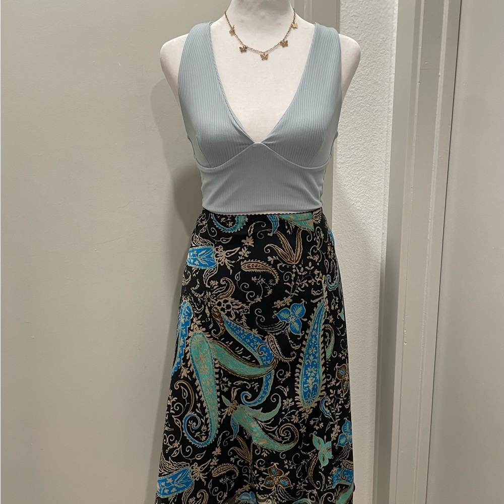 VTG 90s East 5th Black, Tan, & Blue Paisley Print Knee-Length Skirt - Large
